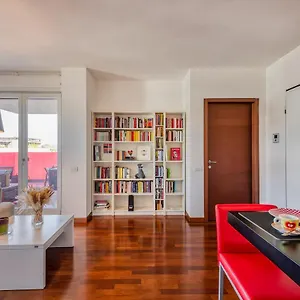  Appartamento Celio, 11 - Con Terrazzo Italia
